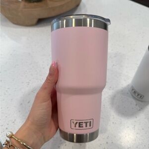YETI 30oz tumbler